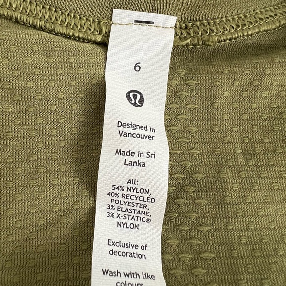 NWOT Lululemon top - size 6 - Picture 2 of 2
